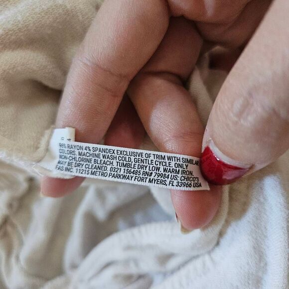 Soma Weekend Cream Wrap Romper Size Small - Picture 5 of 5